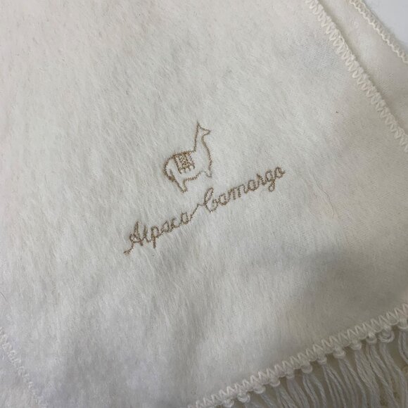 Alpaca Carmago Rectangle Fringe Scarf White - Picture 2 of 7